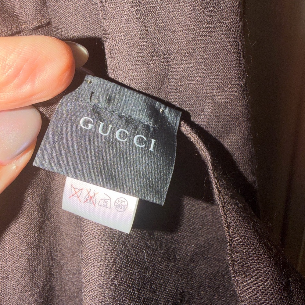 Elegant Brown Gucci Scarf - Picture 4 of 5